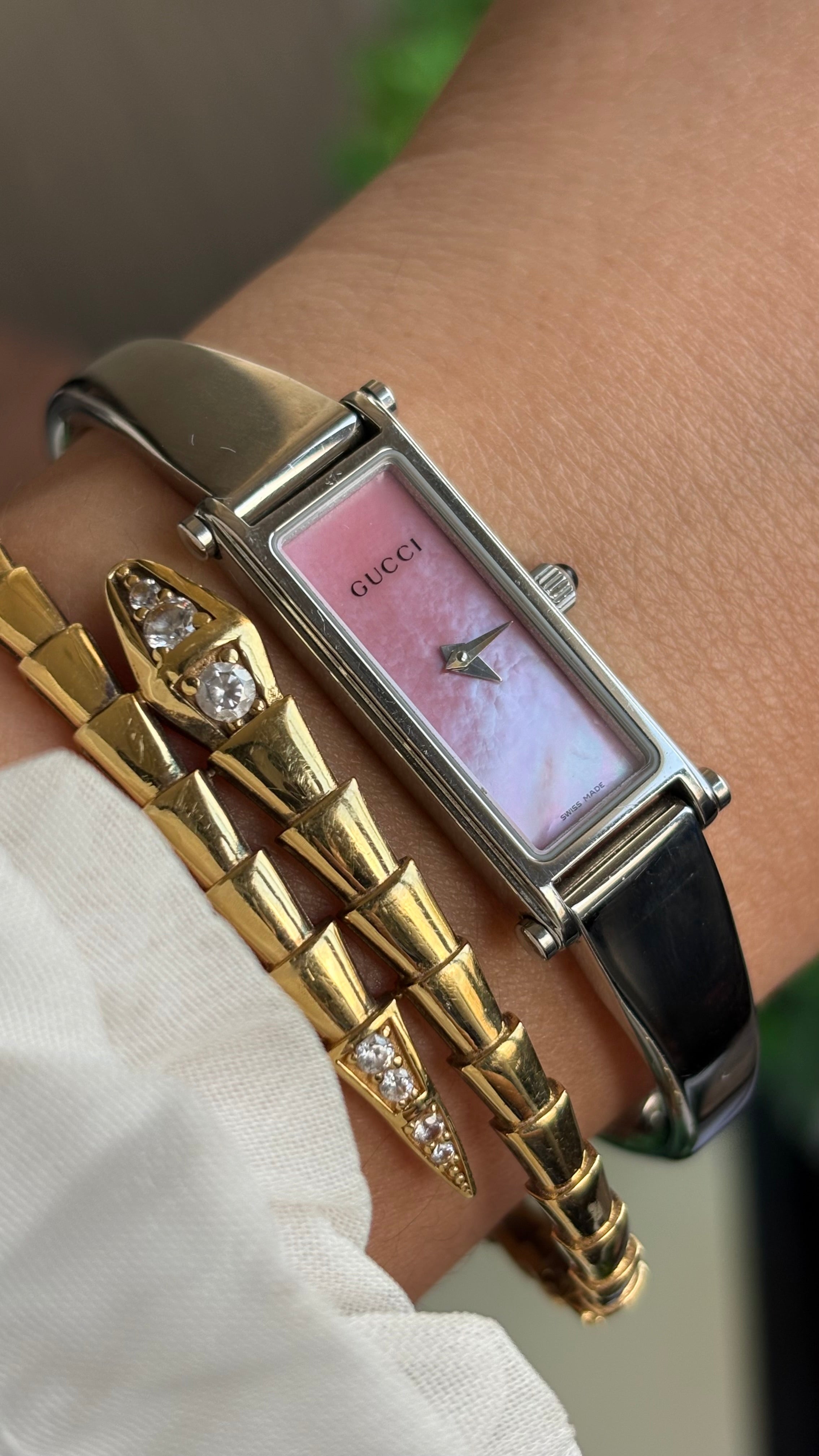 Vintage Gucci 1500L Watch in Silver Tone Pink Mother of Pearl Dial