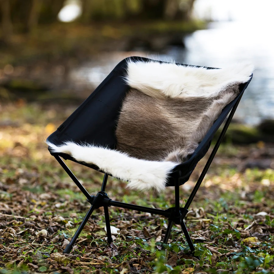 トナカイ B級品 毛皮 ラグ 敷物 キャンプ ブッシュクラフト トナカイ