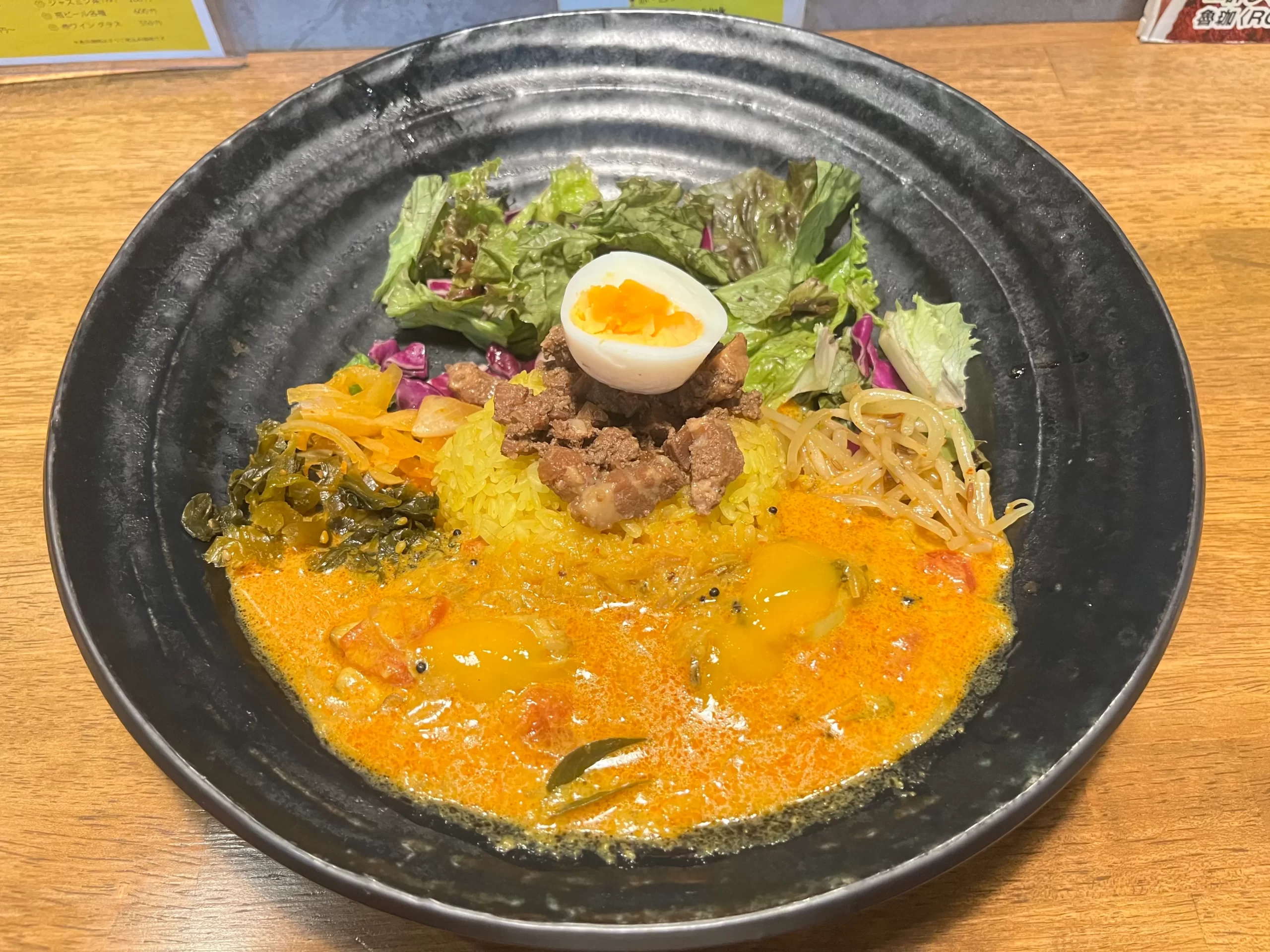 大久保】spicy curry 魯珈(ろか) のアクセス・メニュー・カレー（写真