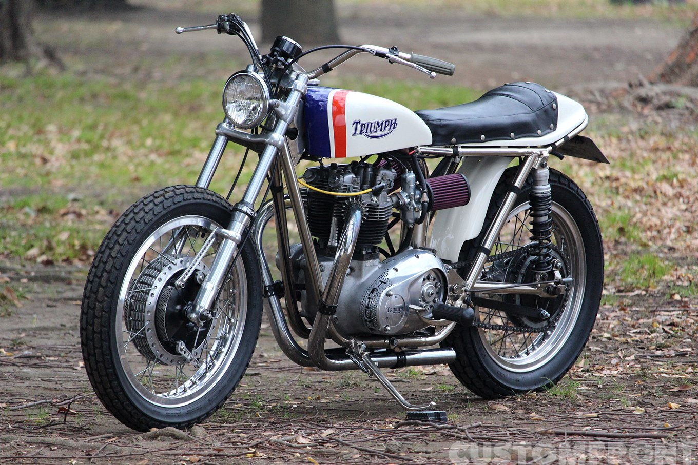 トライアンフ T120R ボンネビル 1972のフラットトラッカー・リバタリア