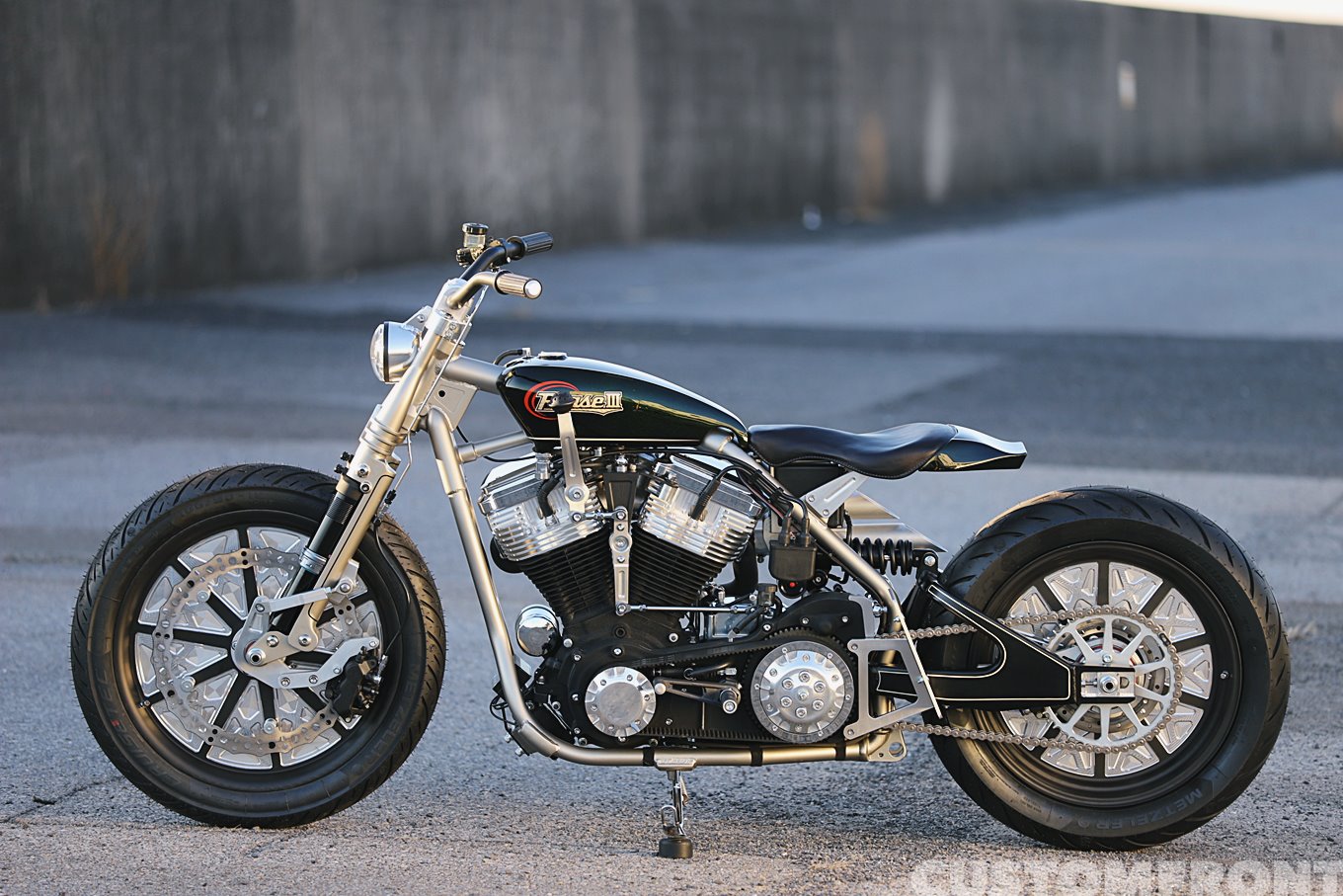 シュアショットのハーレーショーカスタム FXDダイナ 1998年・ SURE