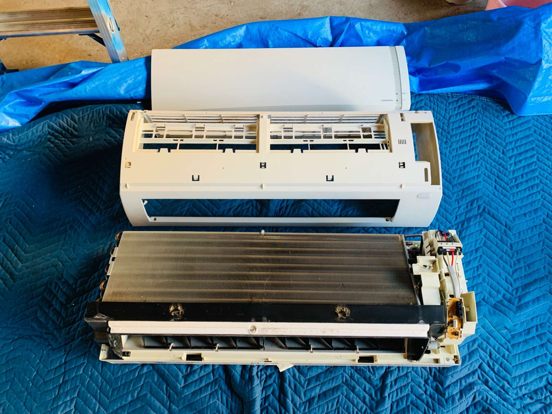 コロナのルームエアコンの分解方法 | ずっと安心して使っていただける