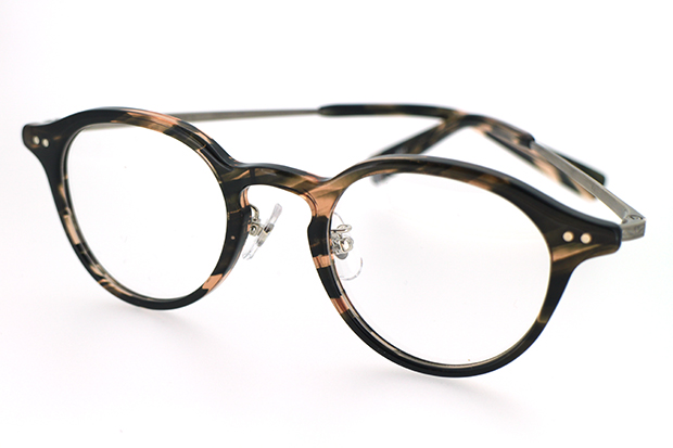 強度・小顔の方にオススメ。手造りの温かみあるレトロフレーム“T-449R