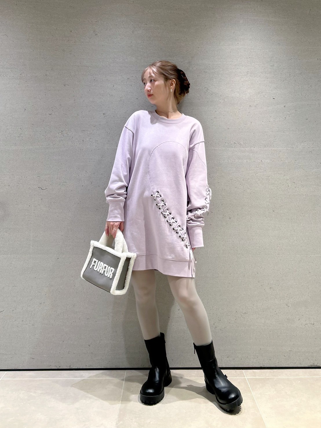 オフィシャルサイト限定カラー】ハートレースアップスウェット