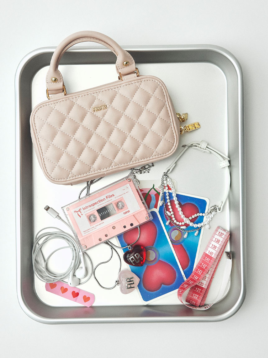 オフィシャルサイト限定カラー】キルティングフォンホルダー(バッグ