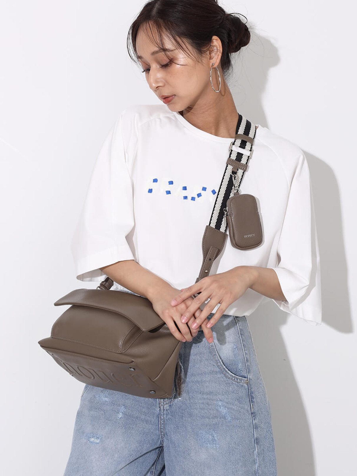 ボトムエンボスロゴバッグ - nouer - nouer｜YAMADAYA STORE