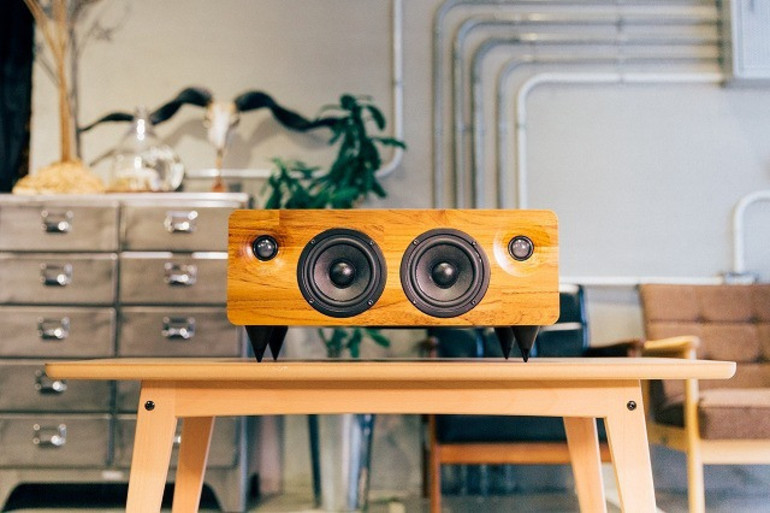 アナログな温かみのある音楽生活を。 家具職人が作る本物の木の