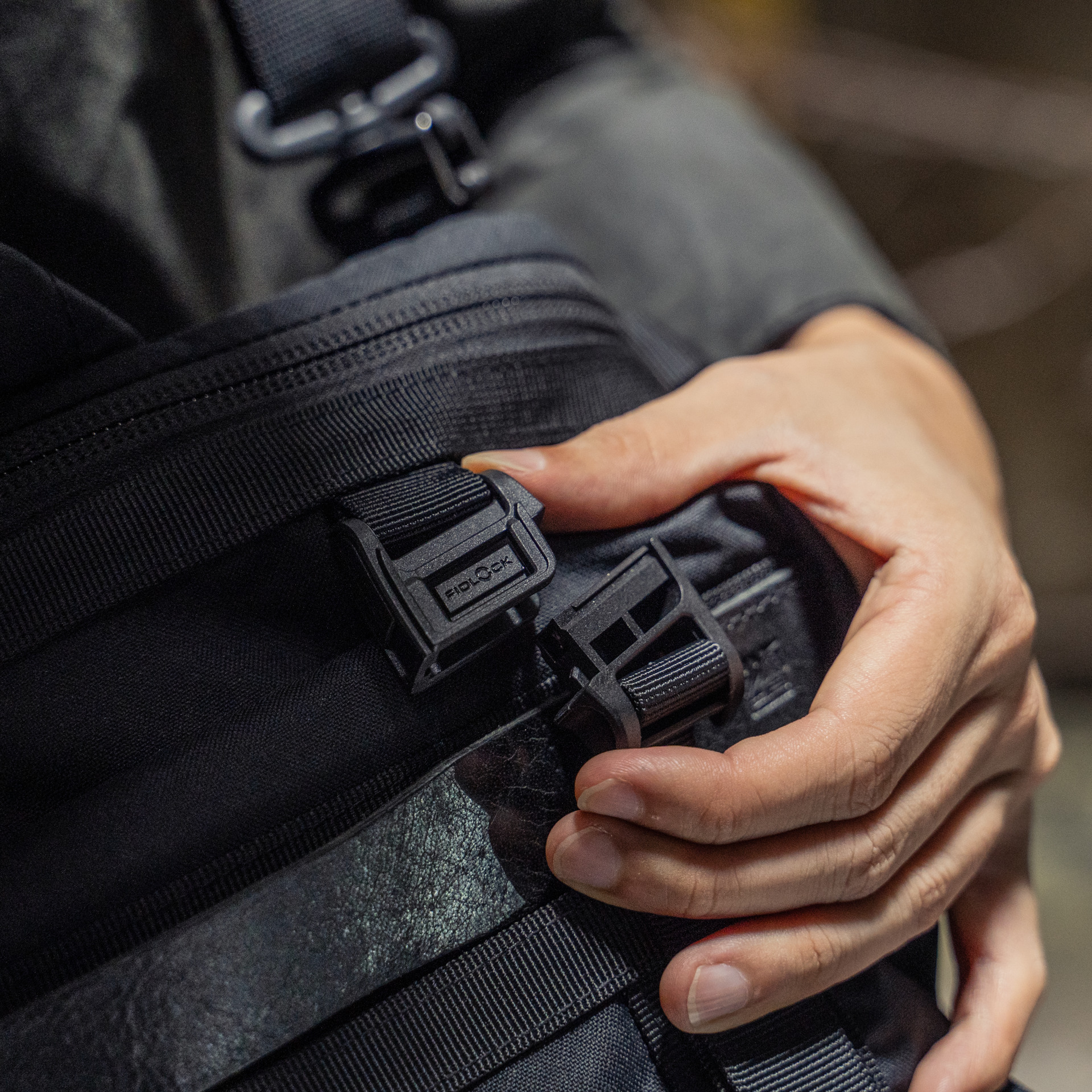 EASY RIDER V2 スリングバッグ 10L - カメラバッグ & 日常用バッグ