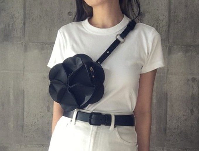 主役級の存在感を放つ。コーディネートに華やぎを添える「ELEMOOD」の