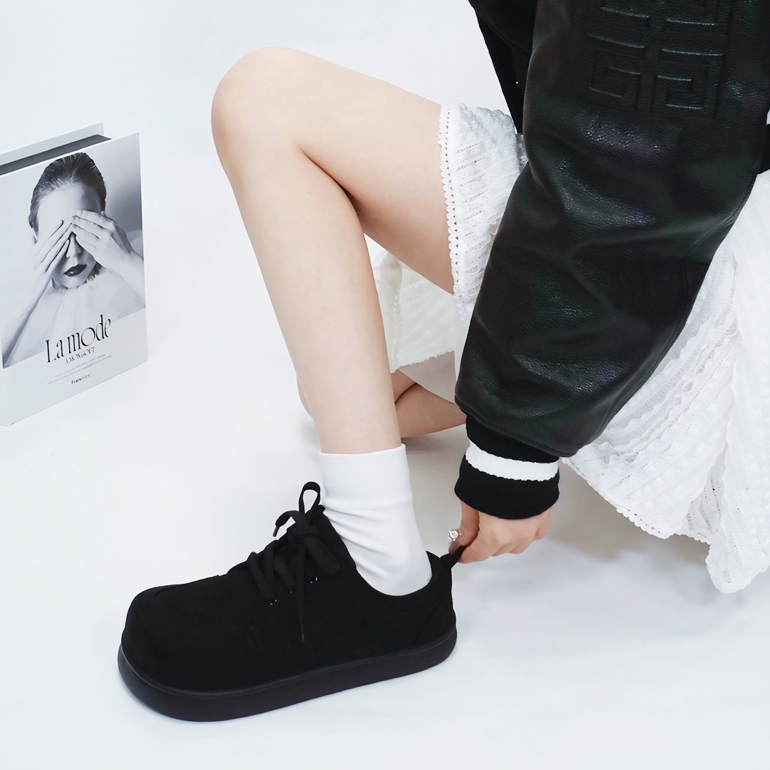 レースアップスニーカー ブラック/ブラック | Racbaki