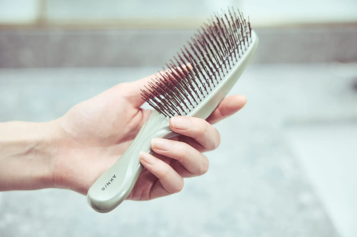 シャンプーブラシ｜AKNIR（アクニー） 公式オンラインサイト