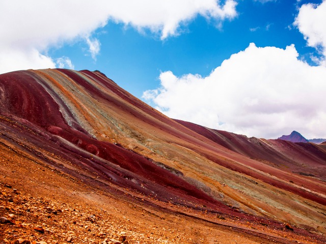 レインボーマウンテン1日トレッキングツアー【日本語ガイド
