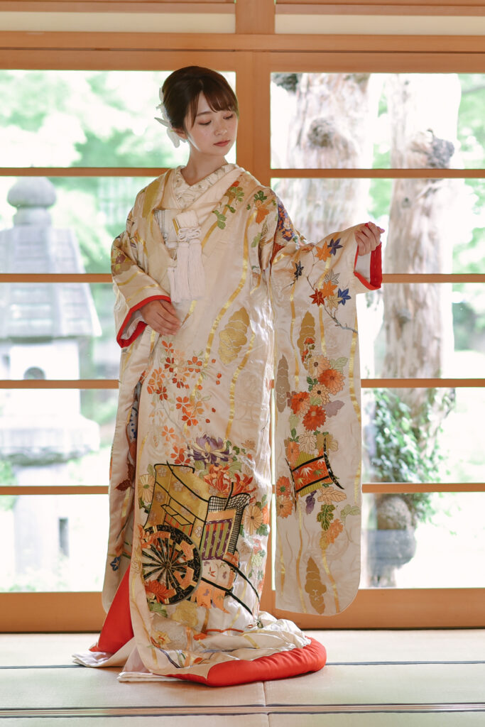 和装結婚式】打掛と白無垢、どっちを選ぶ？​両者の違いと着用場面