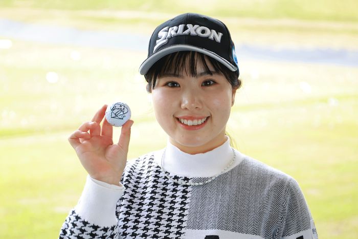 尾関彩美悠 プロのオンネーム入りサインボール 尾関彩美悠 プロの