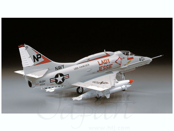 1/32 A4E/F スカイホーク | HLJ.co.jp