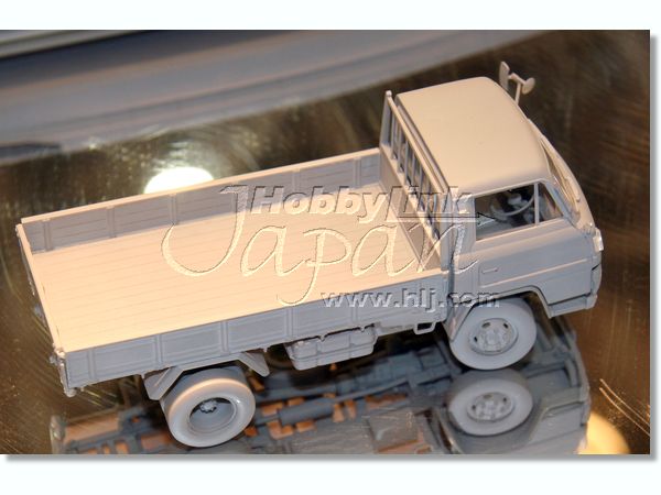 1/32 三菱 ふそう キャンター (T200系) 昭和50年式 | HLJ.co.jp
