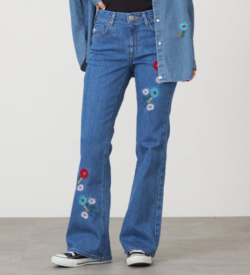 試着対象】SOMETHING LISA フレアデニムパンツ【フラワー刺繍