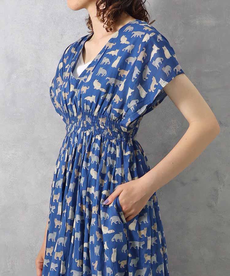 ネコ総柄ワンピース ワンピース ねこ ネコ 猫 cat ナチュラル ブルー