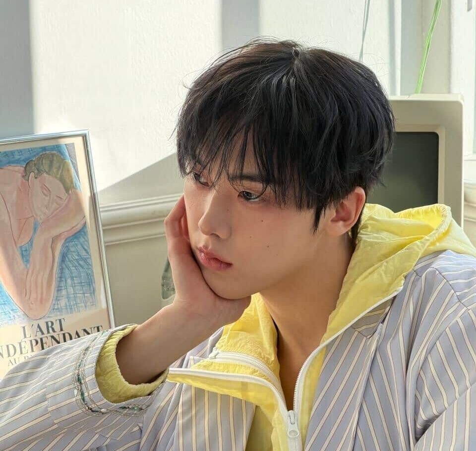 BTS Vが演技についての思いを告白‥'俳優 キム・テヒョン'はしばらくお