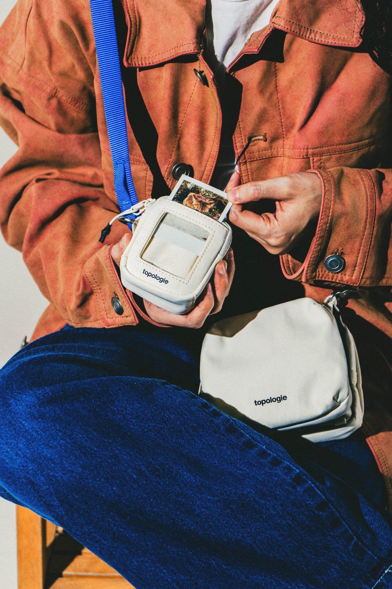 インスタント写真”をモチーフにした「トポロジー」と「ポラロイド」の