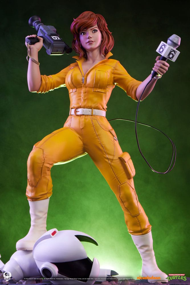 1/4 Quarter Scale Statue: April O'Neil Teenage Mutant Ninja