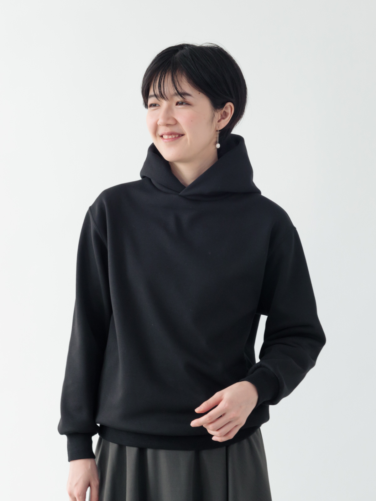 シルクタッチの高密度ブランケットパーカー/ブラック | Factelier