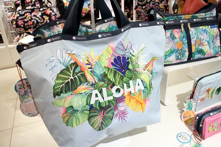 ハワイ限定レスポートサック ローレン・ロスとのコラボが実現