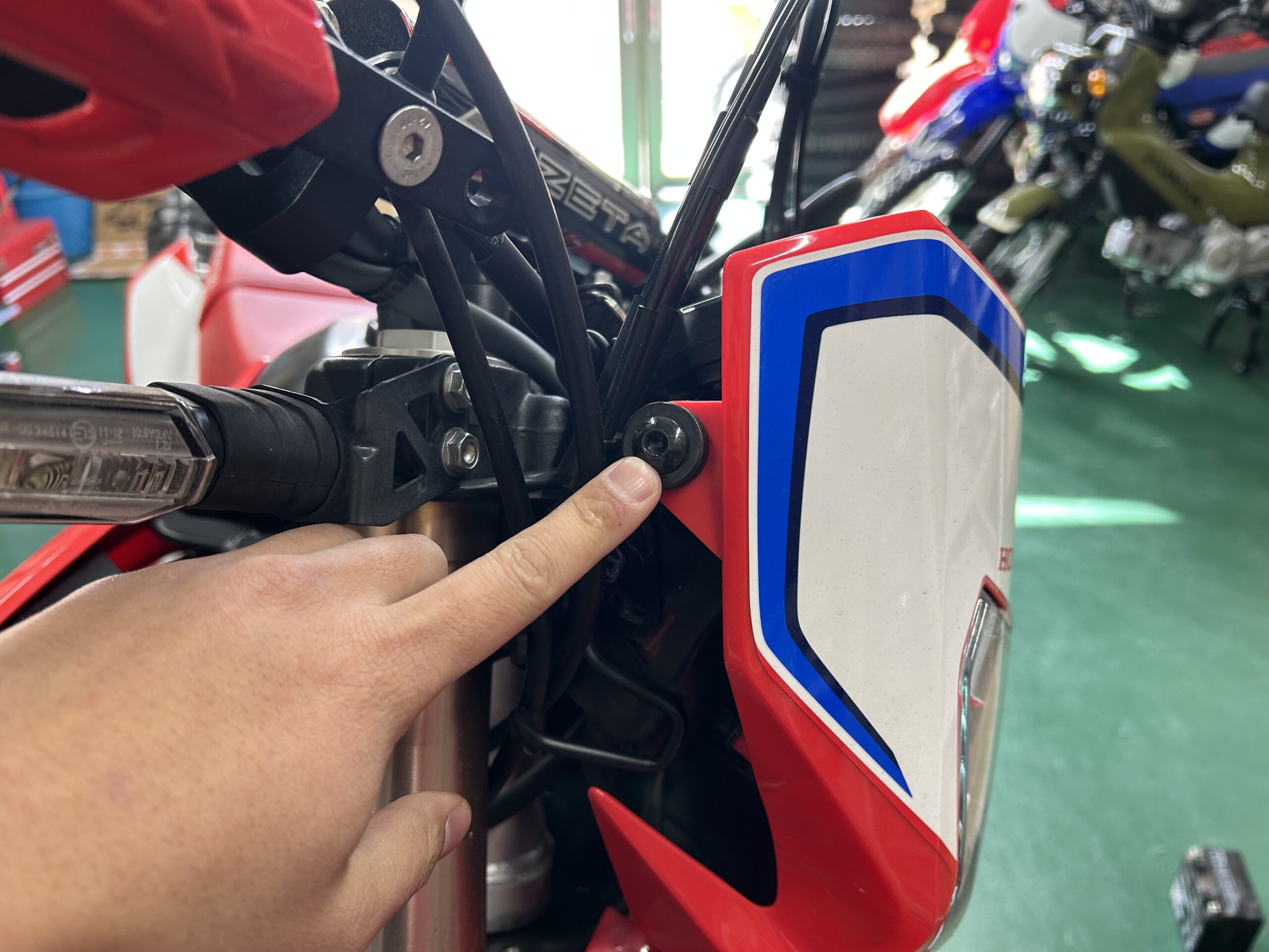 ダートバイクプラスブログ|CRF250L MD47型 ウインカー取り付け解説