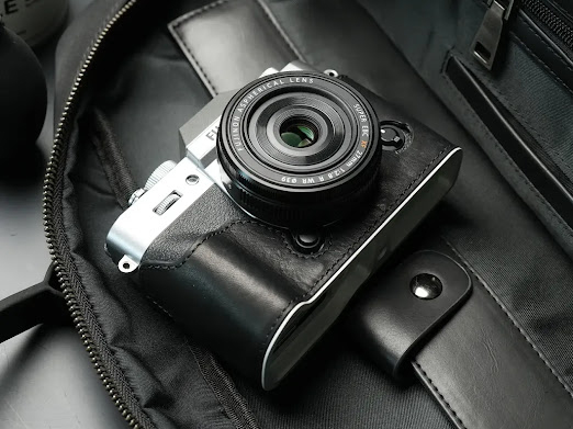 FUJIFILM X-T30」シリーズをドレスアップするボディケース - デジカメ