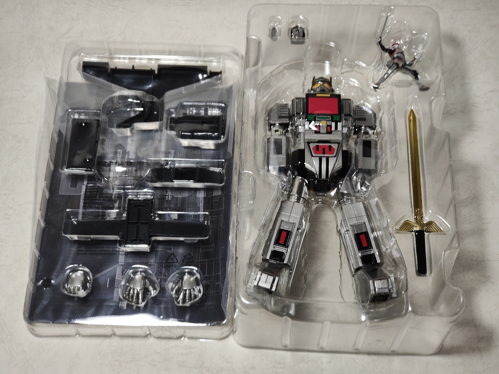 そういえば買っていた戦闘巨人ダイレオンの超合金魂で遊ぼう