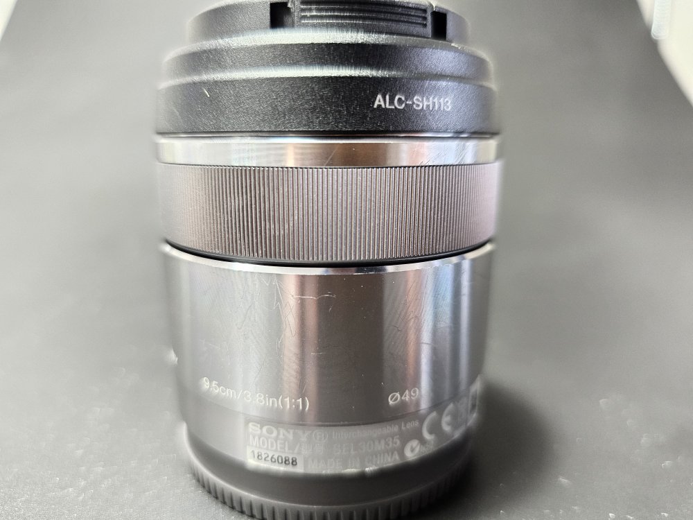 ソニーのVLOGCAM ZV-E10とマクロレンズのSEL30MをYouTubeとブログの