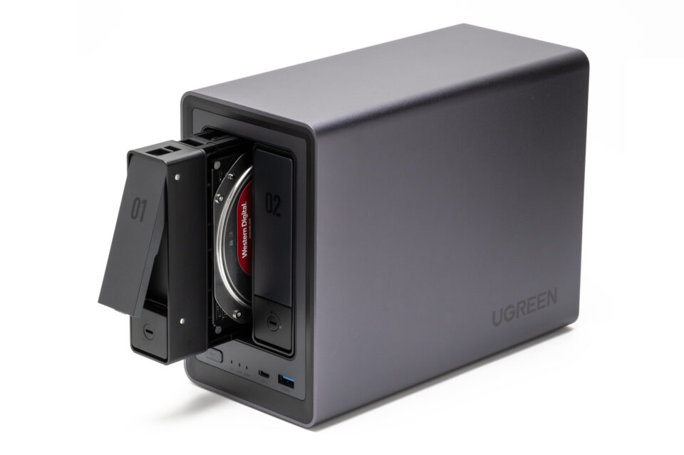 UGREEN NASync DXP2800レビュー｜初心者にもおすすめな小型・高性能NAS