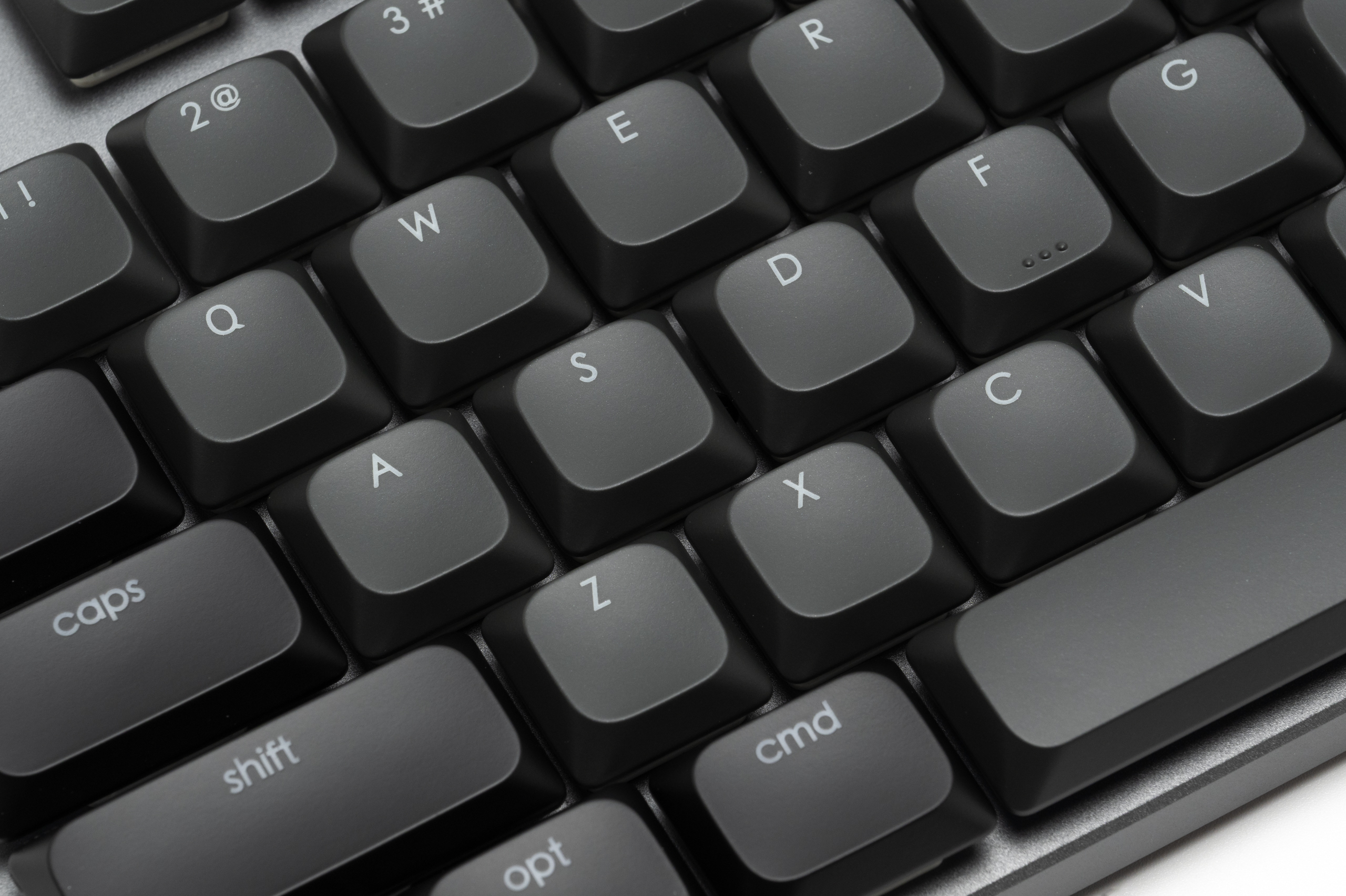 Satechi SM3 レビュー：コスパの高い薄型フルサイズメカニカル