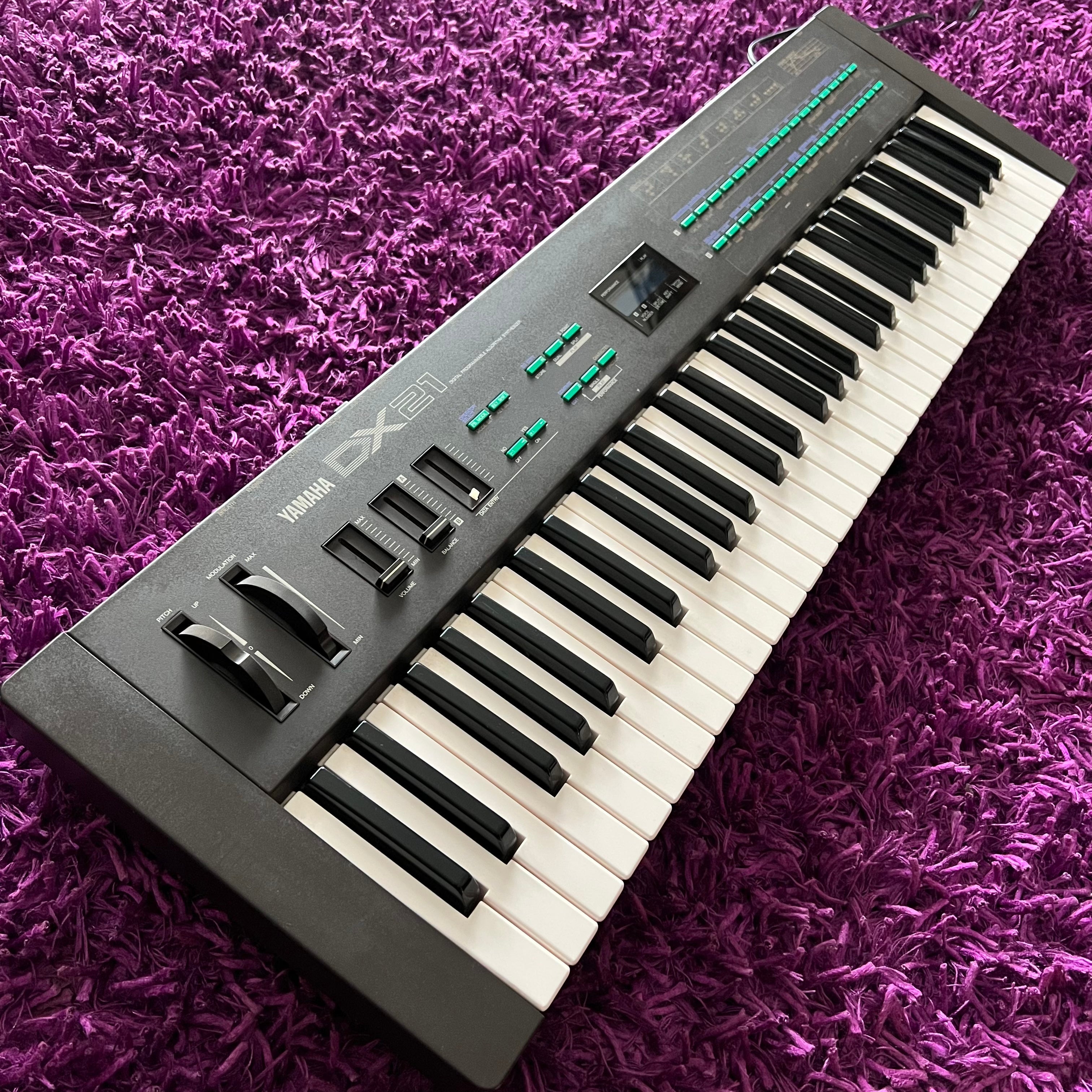 Yamaha DX21 Keyboard Synthesizer (LED Upgrade + Branded Gig Bag