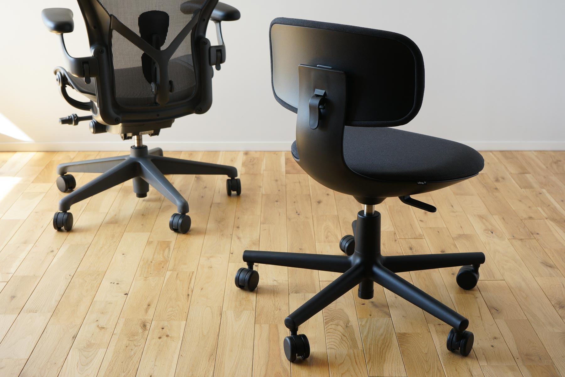 Vitra（ヴィトラ） ルーキー（Rookie）ディープブラックベース