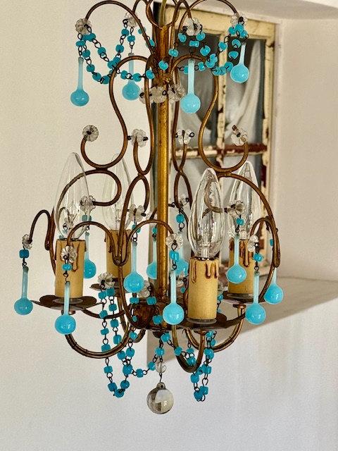 ブルーオパリンヌガラスの4灯シャンデリア | フランスアンティーク