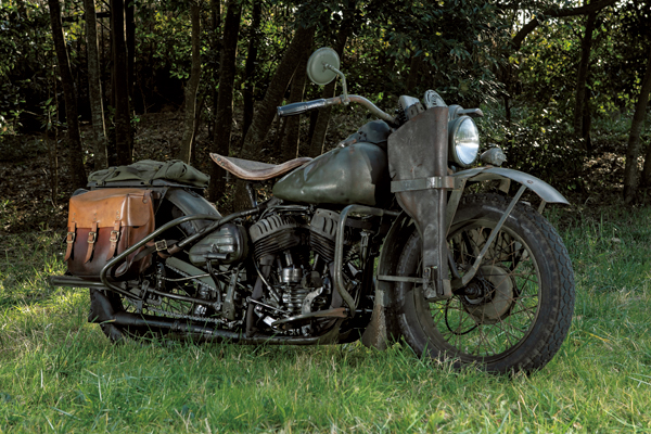 軍用装備をつけたまま16年間普段乗り！ 俺の軍用ハーレーダビットソン