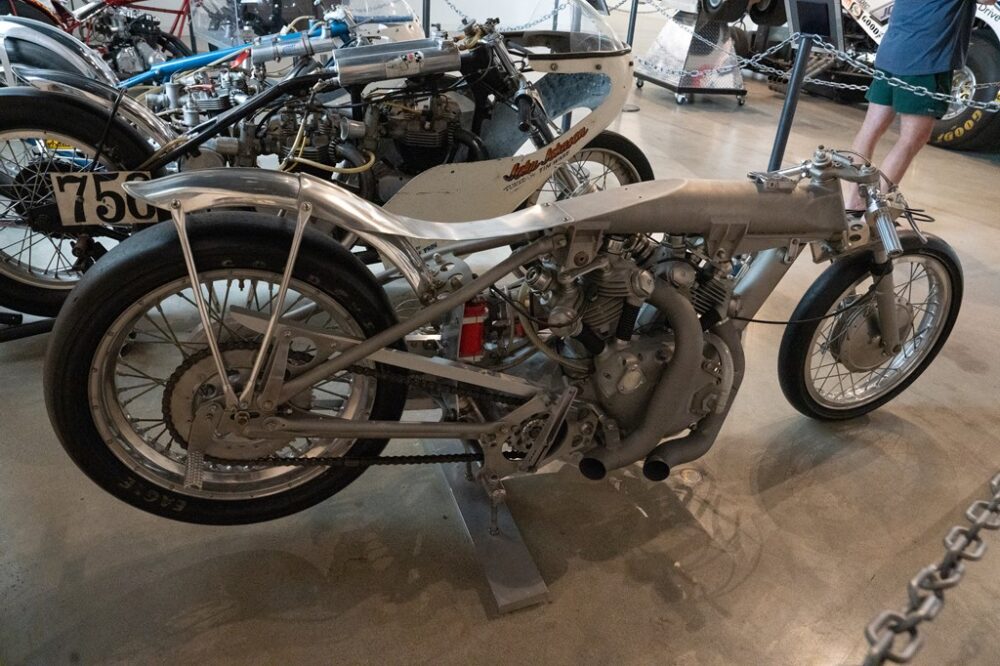 歴代ホットロッドの名車が大集合。カリフォルニアのNHRAミュージアムに