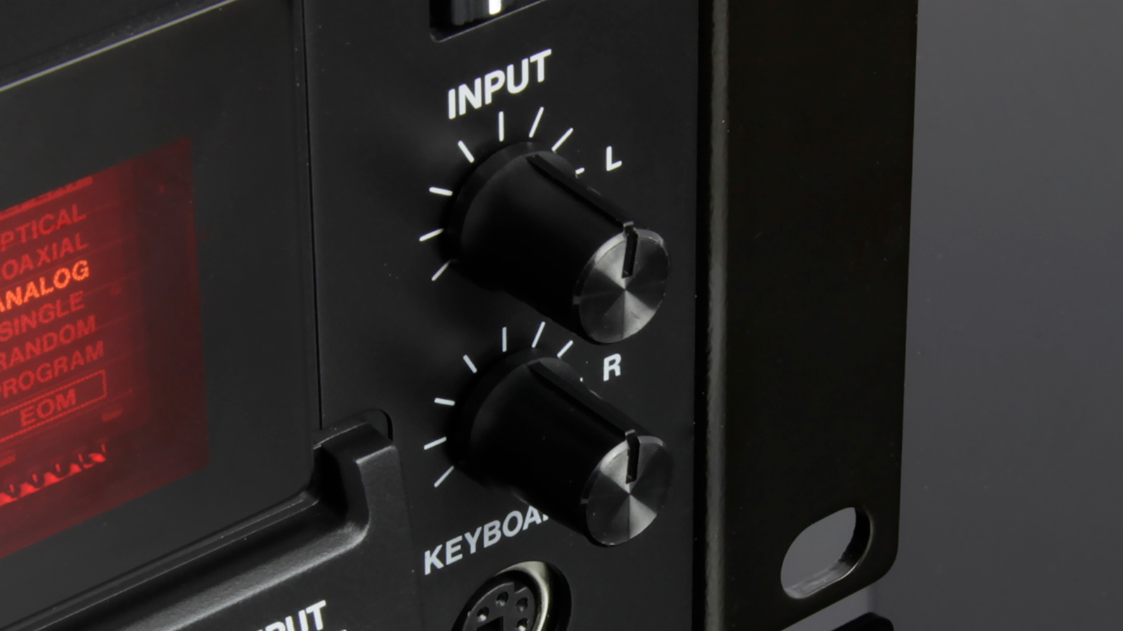 TASCAM（タスカム）から豊富な録音機能、再生機能を備えた業務用CD