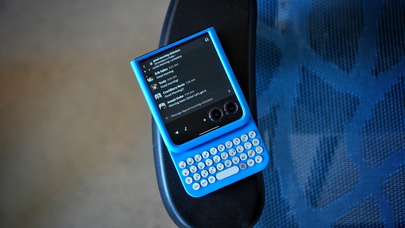 Meet Clicks for Razr: A keyboard you'll flip for | Clicks