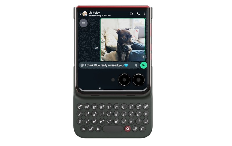 Clicks Keyboard transforms the new Motorola Razr Ultra | Clicks