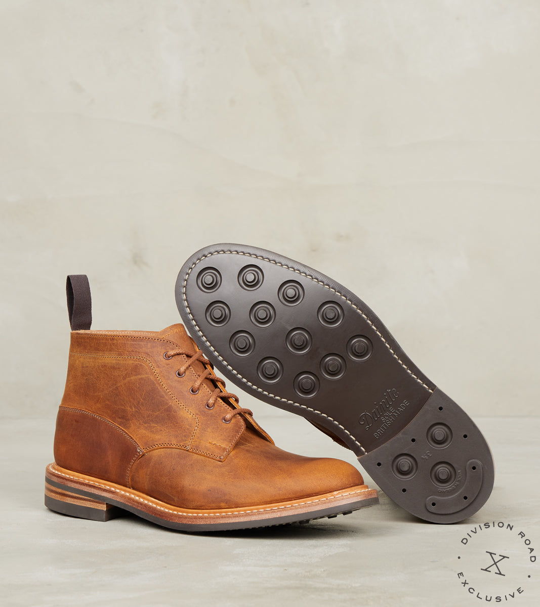 Tricker's x DR Monty Chukka - 4497 - Dainite - Horween Cognac
