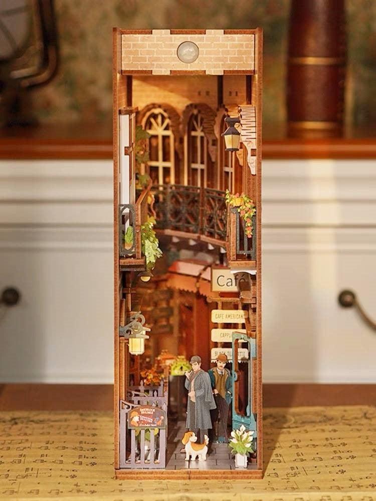 221B Baker Street DIY Book Nook Kit | Sherlock Holmes Bookshelf