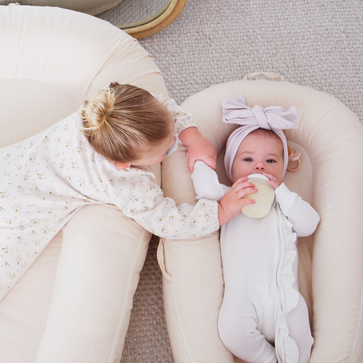 ドッカトット 公式】Deluxe+ Dock - サンドシャンブレー – DockATot