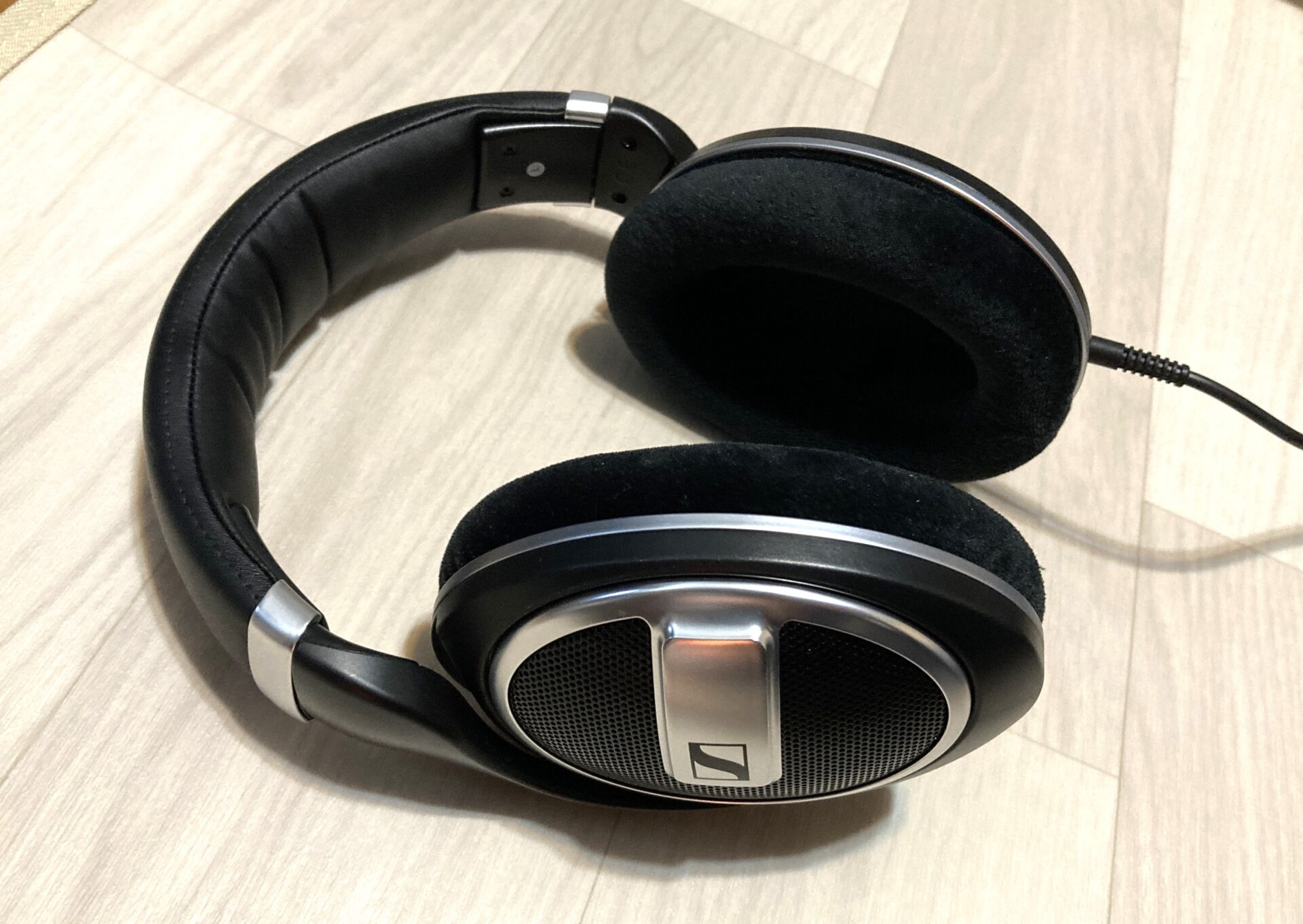 レビュー】SENNHEISER HD599SE 開放型の超定番 HD598との違いは? - ど