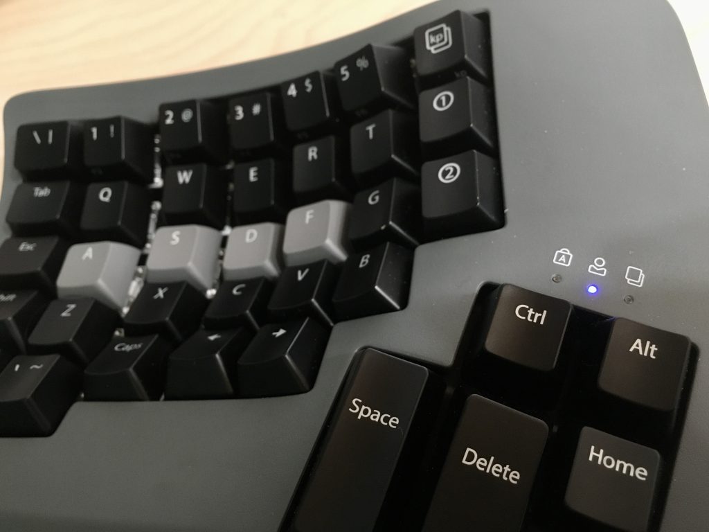 Kinesis Advantage360 Proは最強の左右分離型エルゴノミクスキーボード