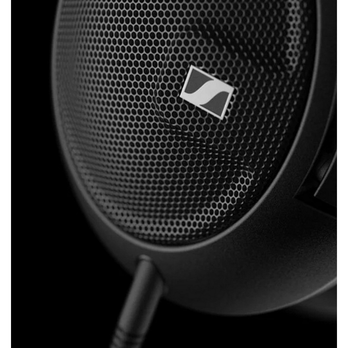 SENNHEISER Open, Dynamic Audiophile-grade Headphones (HD560S