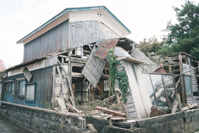塩口の古井戸 ～オトコは黙って弾丸キック～ - さじなげ委員会