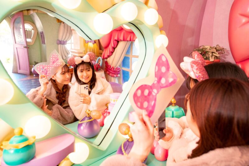 2024年1月9日発売「ミニーのファンダーランド」スペシャルグッズ