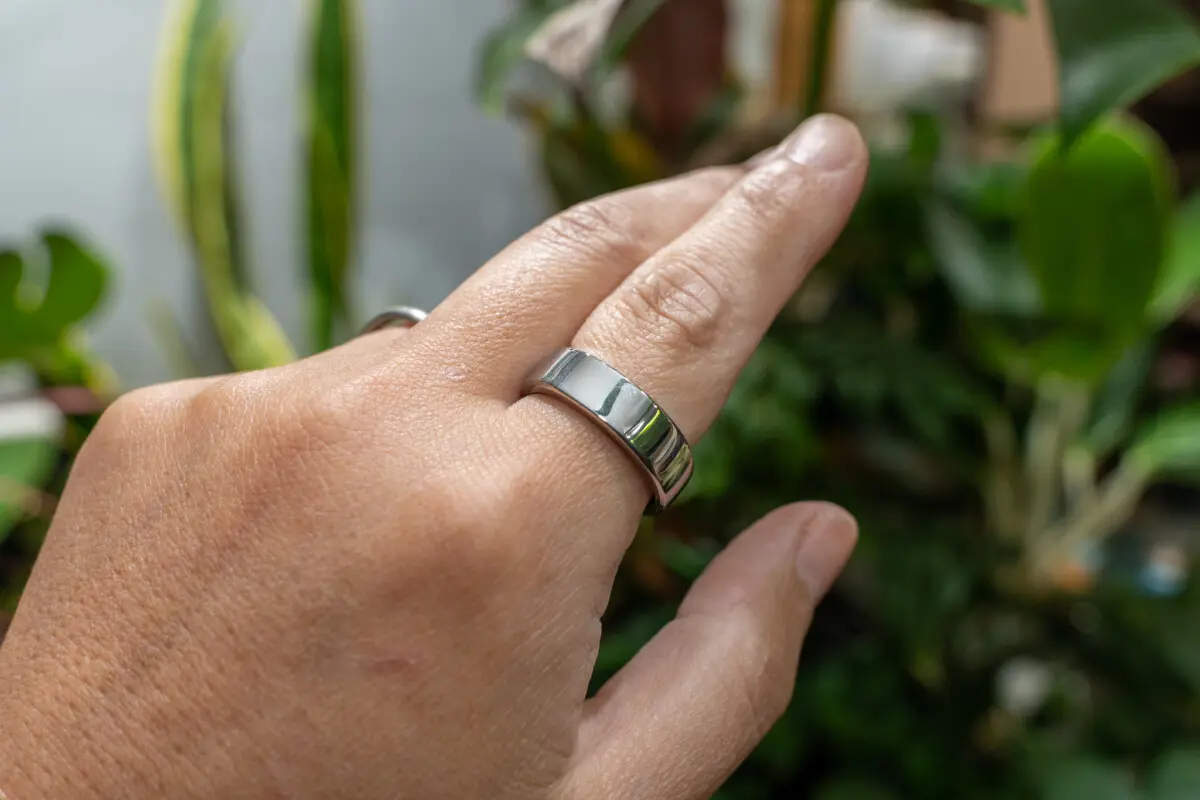 10日以上バッテリーが持つ薄型スマートリング「RingConn第2世代」を